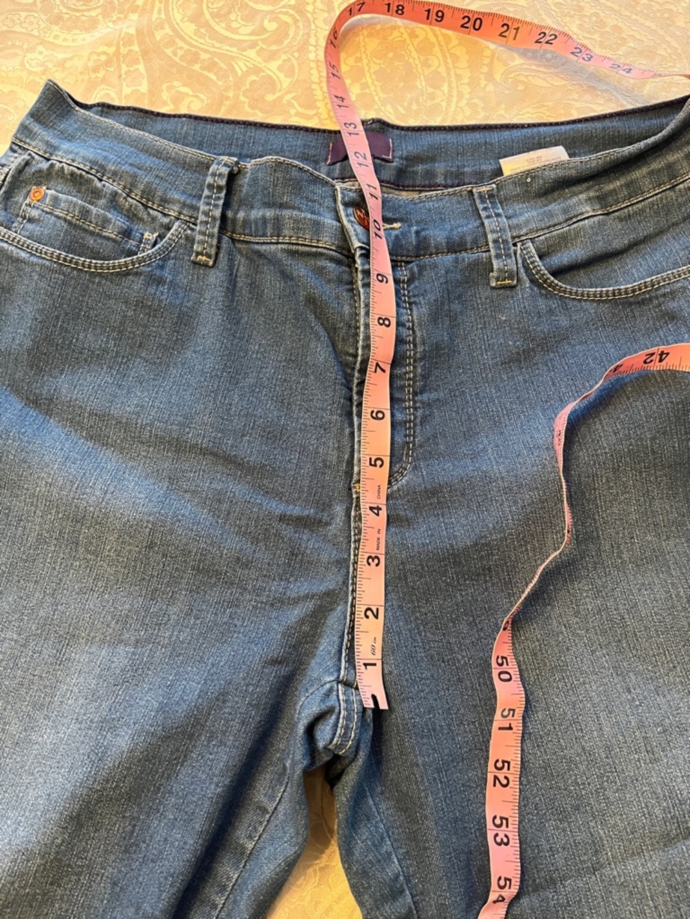 NYDJ Medium Blue Denim Capri Jeans with Copper Button Size 12 EUC - Picture 6 of 7